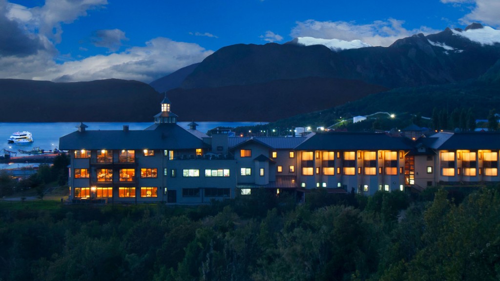 Circuit 10D/9N Santiago, San Rafael Lagoon and Torres del Paine