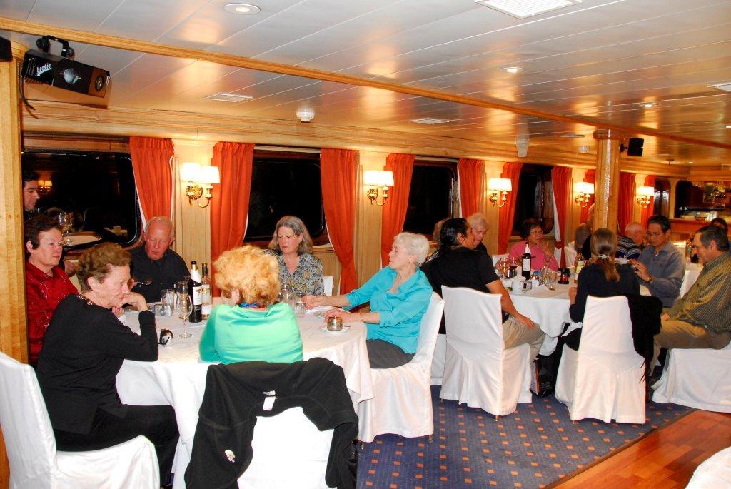 Crucero Ruta Exploradores Kaweskar: Skorpios III