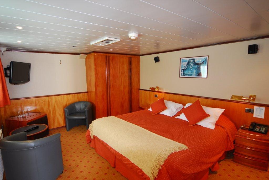 Crucero Ruta Exploradores Kaweskar: Skorpios III