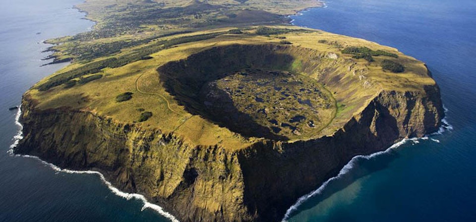 Volcán Rano Raraku – Isla de Pascua Chile