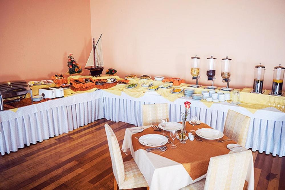 Gran Hotel Vicente Costanera - image #3