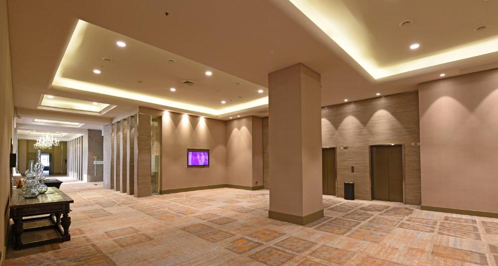 Hotel Crowne Plaza - image #4
