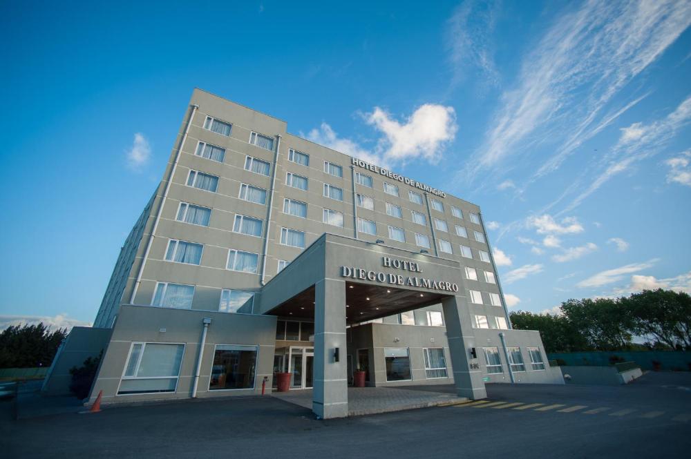 Hotel Diego de Almagro Lomas Verdes - image #2