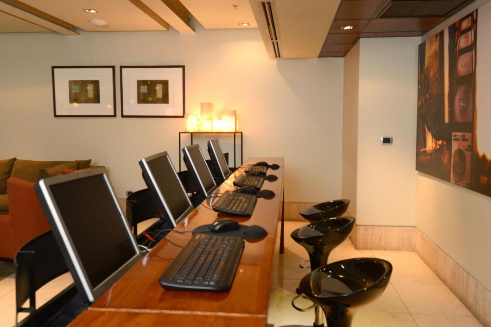 Hotel Holiday Inn Express - El Golf - image #4